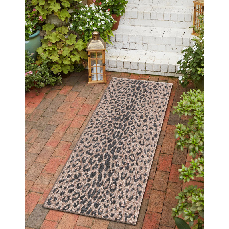 Ivery Indoor/Outdoor Area Rug, Runner 2' x 7'10"