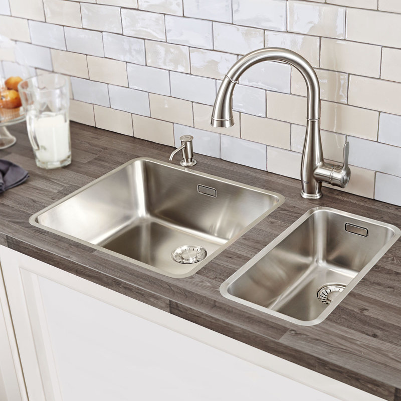 Parkfield® Pull Out Single Handle Kitchen Faucet with Accessories, SuperSteel Infinityfinish