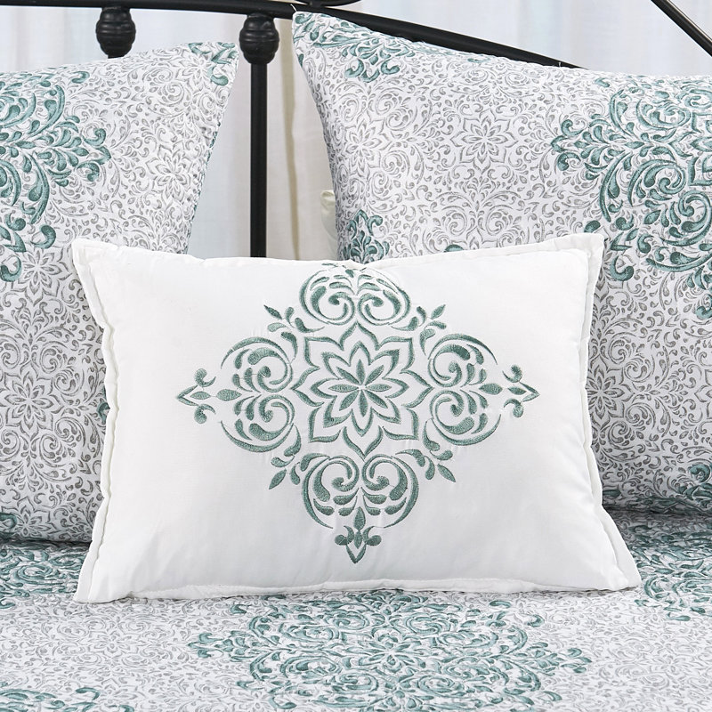 Polyester Damask Quilt with Pillow Shams Included, Teal