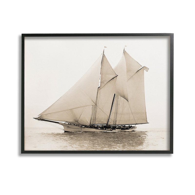 Yacht à voile rétro, estampe numérique par GraffiTee Studios, Giclée encadrée noir minuit, H 11 po x l 14 po