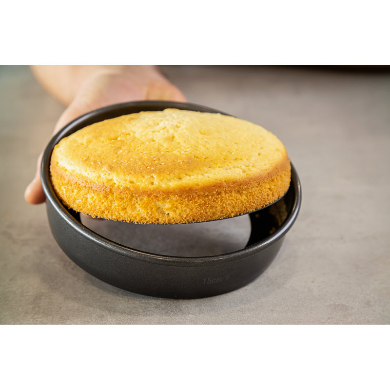 MasterClass Round Non-Stick Steel Cake Tin, 23 cm