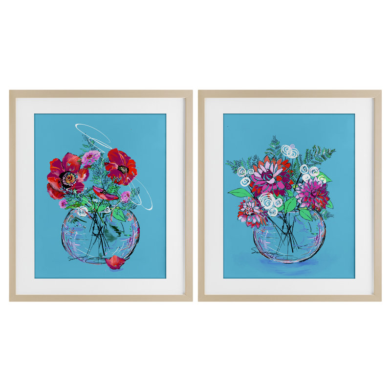 «Vivid Flower Vases on Blue», ensemble de 2 reproductions encadrées sous verre, design par Susan Lugar, H 21 po x l 17 po