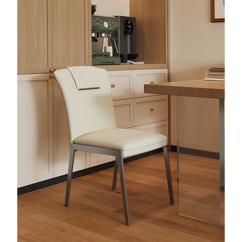 Chaise de salle à manger italienne à dossier ultra-fin en cuir italien