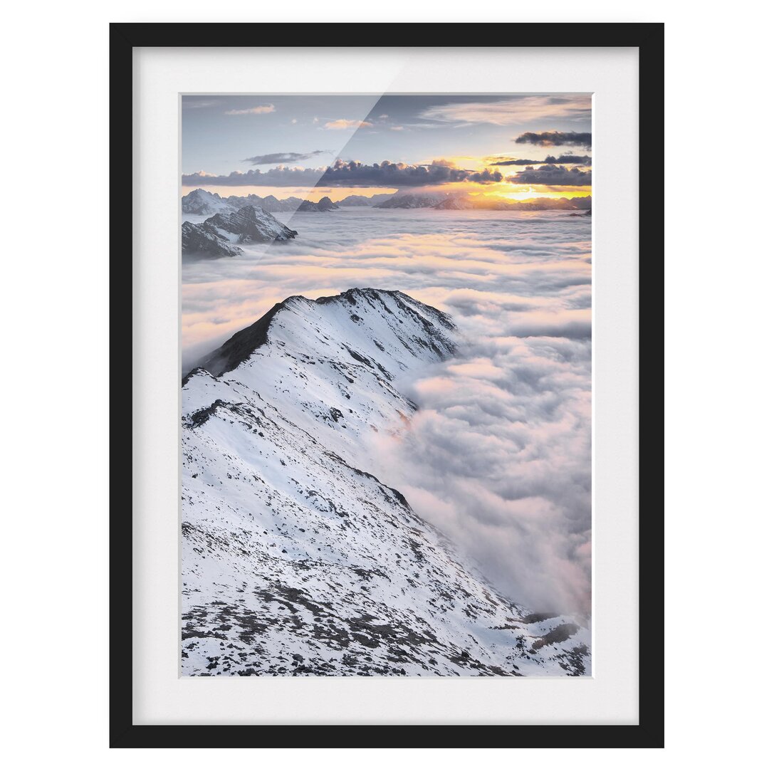 Gerahmter Fotodruck Blick über Wolken und Berge