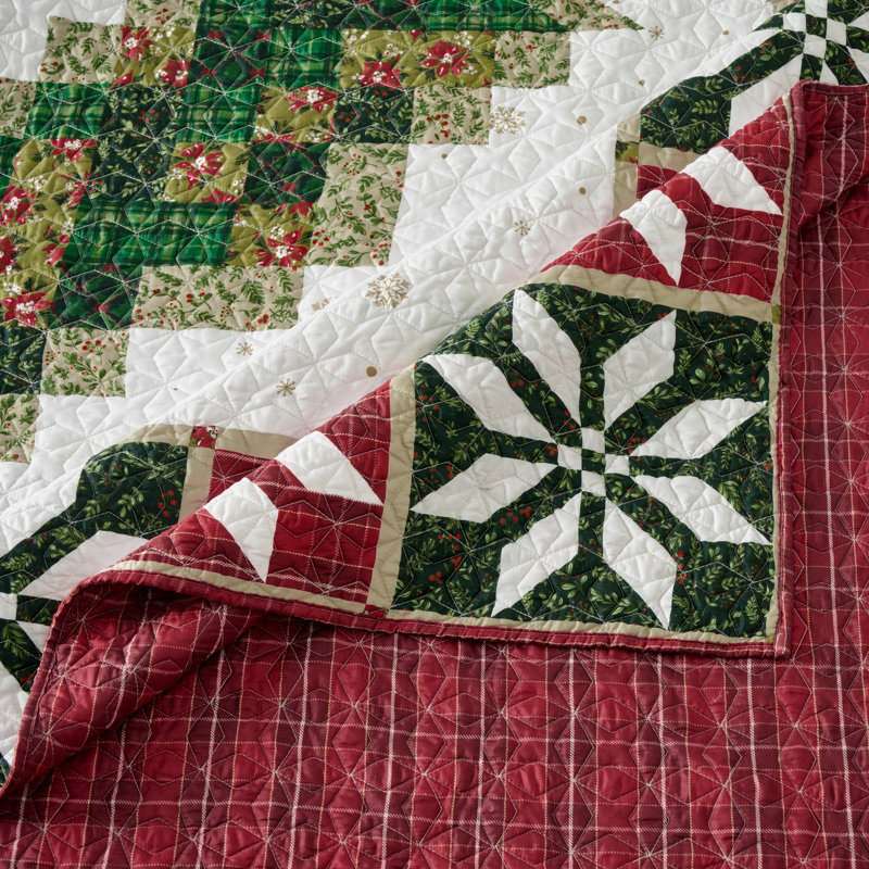 Merry Berry Reverisbile Holiday Quilt Set, Full/Queen