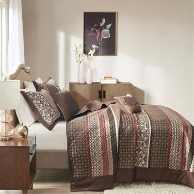 King Size 5-Piece Reversible Jacquard Bedspread Set in Red