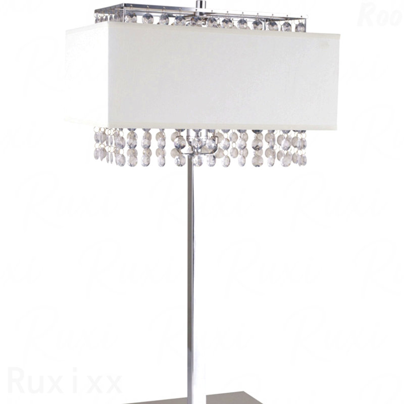 Lampe de table - structure en métal de 28 po de hauteur, finition argentée, abat-jour blanc, accent de cristal