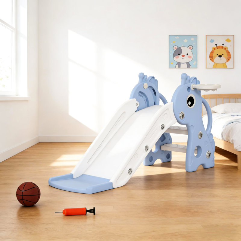 Glissade en forme de girafe, 3 marches pour une ascension sécuritaire, cerceau, polypropylène, espacement antidérapant, rampes latérales, 1 an, bleu/blanc, facile à nettoyer, installation facile, glissade en forme de girafe, aire de jeux autoportante.