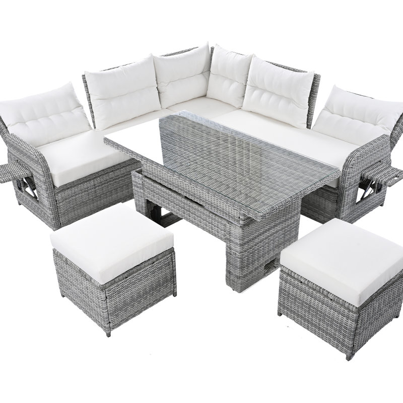 Mobilier d'extérieur beige avec tables mobiles et chaises inclinables