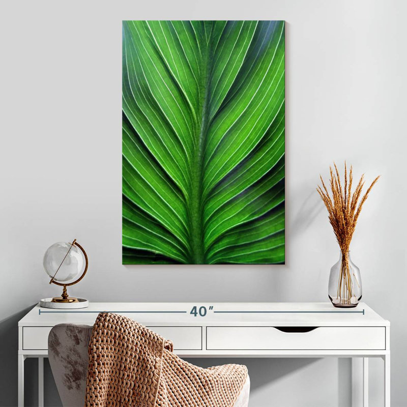Harnek Leaf Lines, 30" H x 20" W