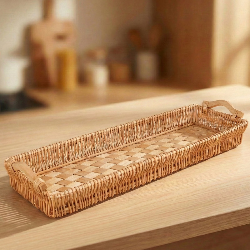 Plateau extra long en saule de 38 po tissé à la main avec côtés hauts, fond en bois et poignées, Brun miel