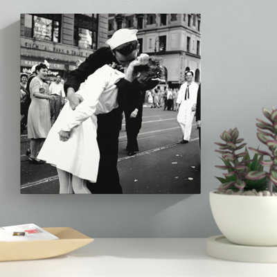 " Kissing the War Goodbye - V-J Day in Times Square " Black and White Photography
