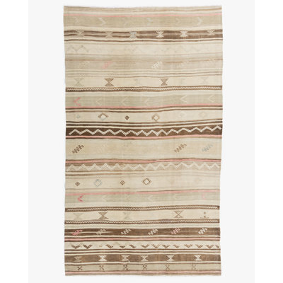 Tapis rectangulaire unique 5 pi 5 po x 9 pi 4 po années 1940 en brun clair / terre cuite / ivoire