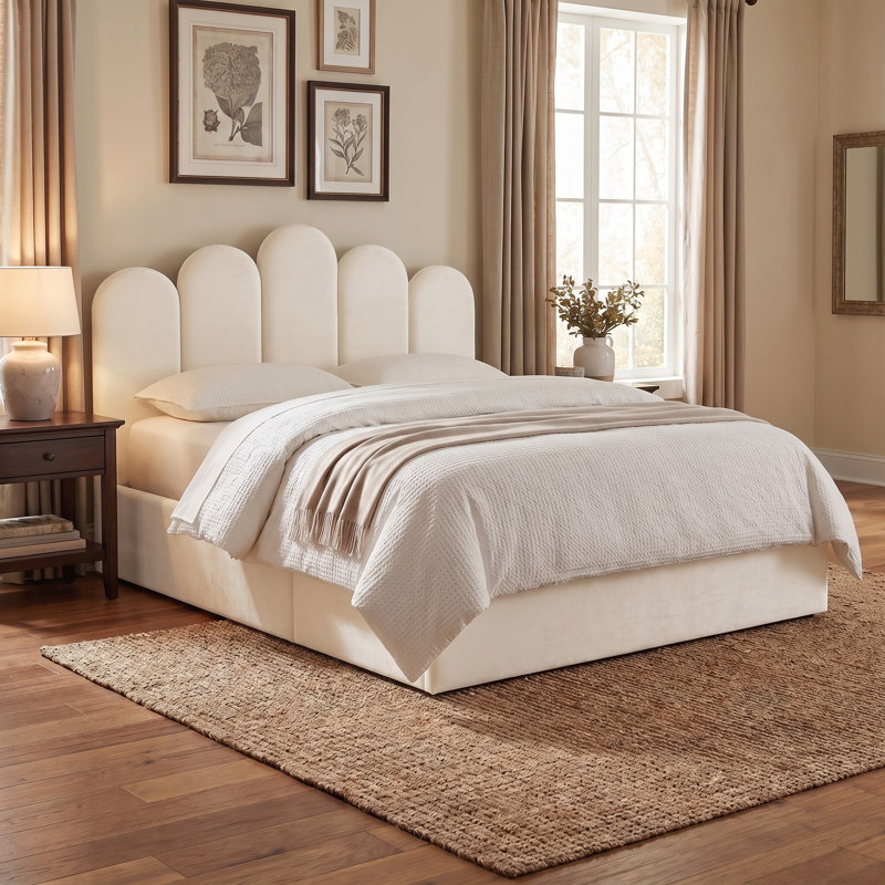 Lit plateforme glamour à panneaux festonnés en velours avec rangement intégré, Queen, crème, Grand, Crème