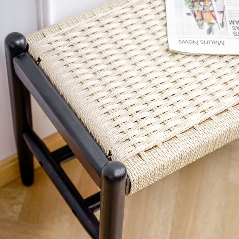 Banc en bois massif avec rangement pour chaussures Everill, Noir mat, H 16,9 po x l 39,4 po x P 14 po