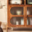 Buffet en noyer massif de style Mid-Century