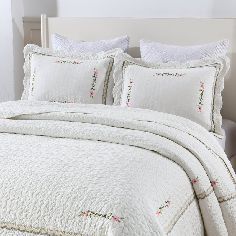 White Cotton Queen Reversible Floral Quilt Set