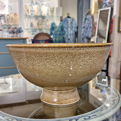 Bol rond classique en porcelaine brunâtre