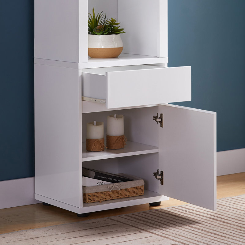 Vitrine blanche de style moderne avec trois tablettes en verre, un fond et un tiroir d'une capacité de poids maximale de 10 lb