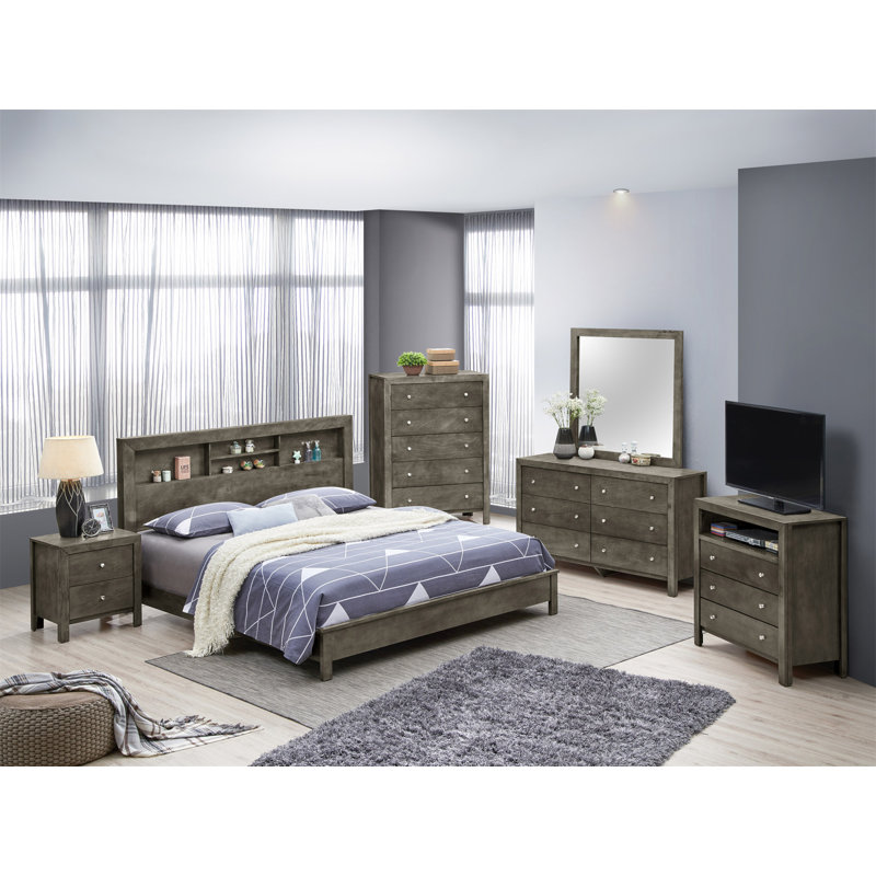 Transitional King-Sized Bed