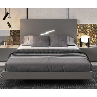 Staci Upholstered Platform Gray Queen Bed