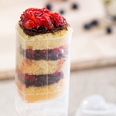 Restaurantware-4.2 Ounce Push Up Pops, 100 Heart Cake Push Pop Containers - Up Design, With Lids And Sticks, Clear Plastic Up Cake Pop Containers, For Cakes, Ice Cream, And Jelly,