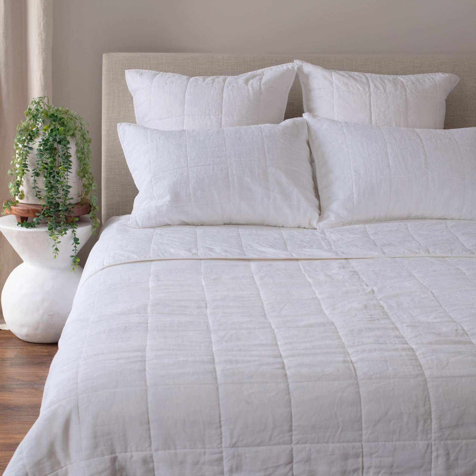 French Linen Quilt Set, King Quilt + 2 King Pillow Shams, White