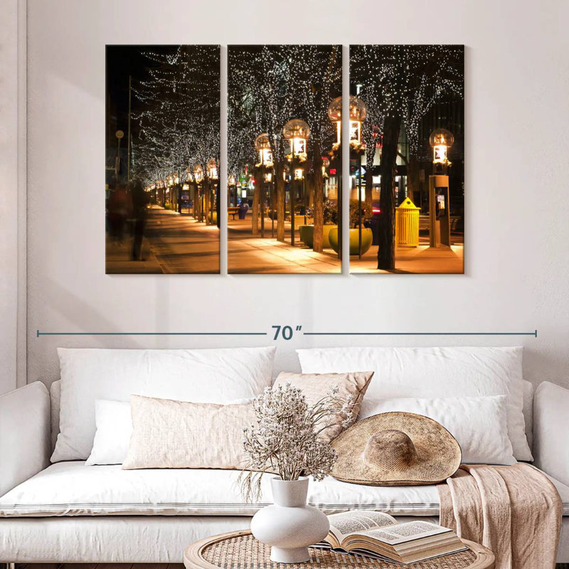 Sireci Christmas Lamp Post, 32" H x 50" W