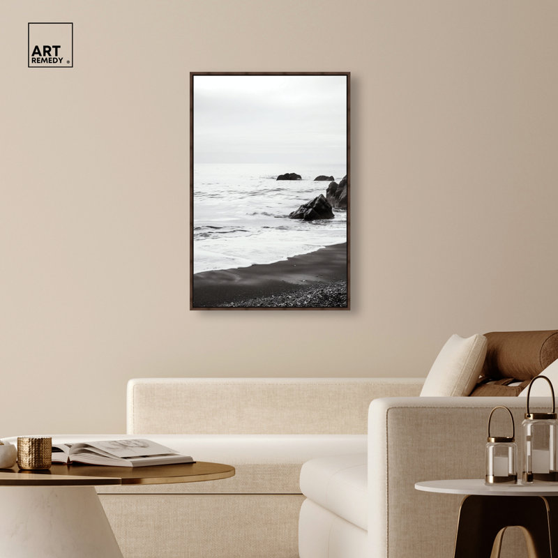 "Pebbled Shoreline", reproduction d'art acrylique encadrée par Art Remedy, cadre argenté, 30 x 45, H 46 po x l 31 po