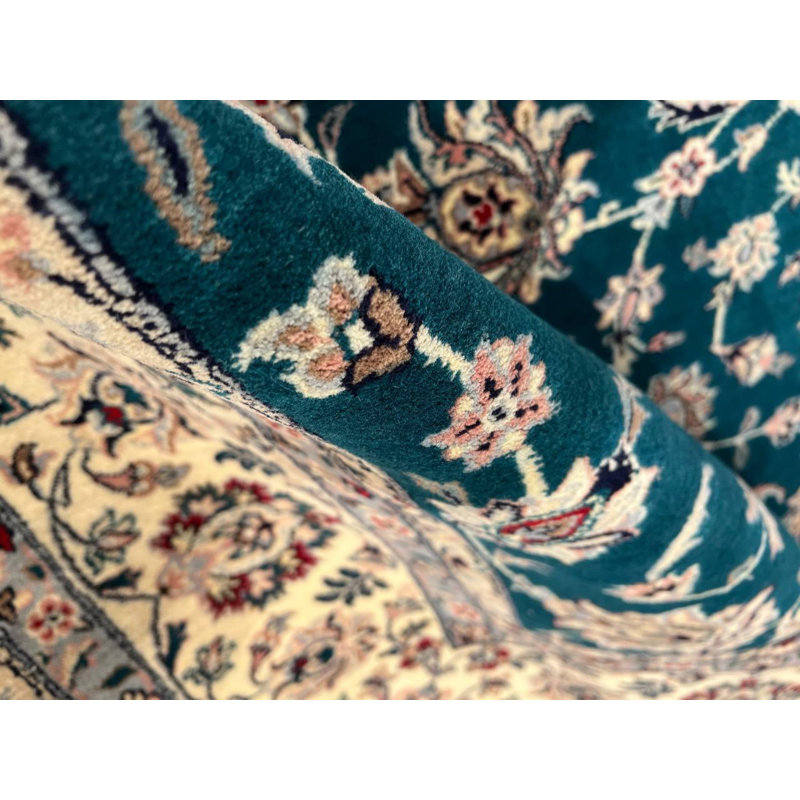 Floral Area Rug in Green