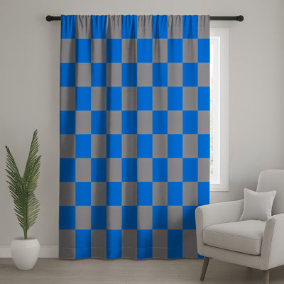 Rideaux bleu et gris à damier