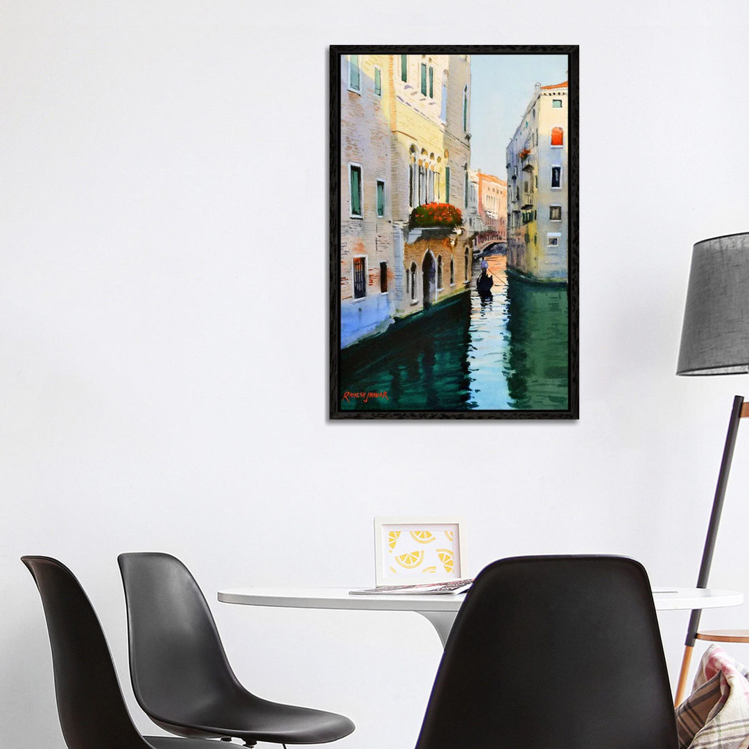 Venice Morning von Ramesh Jhawar - Galerie-verpackte Leinwand Giclée auf Leinwand