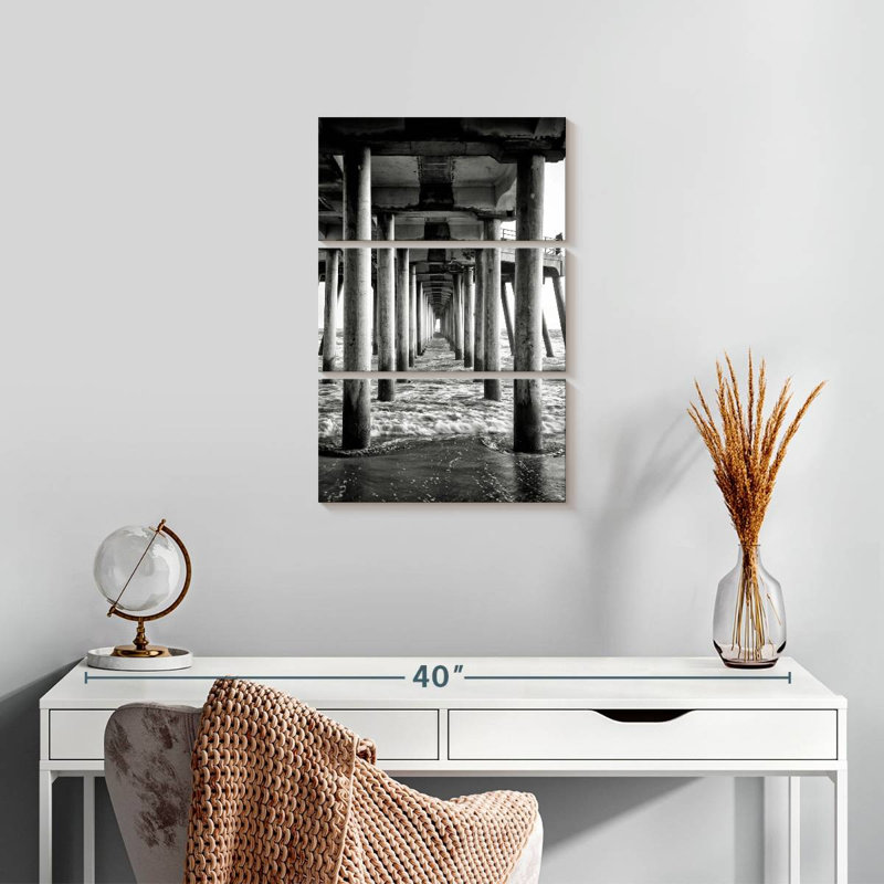 Underneath huntington beach pier Aletra, H 50 po x l 32 po