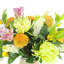 Bouquet printanier avec chrysanthèmes, tulipes, lilas et dahlias