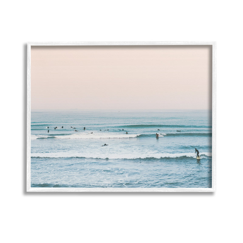 Scène de surfeur pastel encadrée, estampe numérique par Sissi et Seb, Estampe numérique encadrée blanc bord de mer