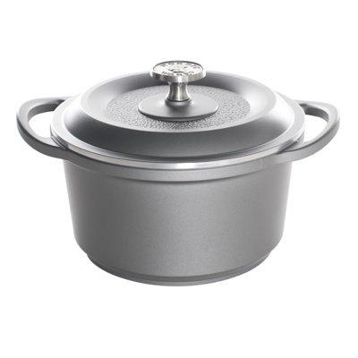 Nordic Ware ProCast Round Dutch Oven