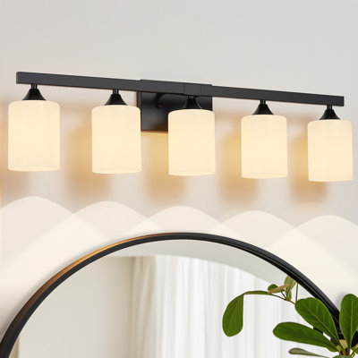 Luminaire de salle de bain 5 lumières noir mat, applique murale en métal, abat-jour en verre de lait givré pour salle de bain principale (sans ampoule)