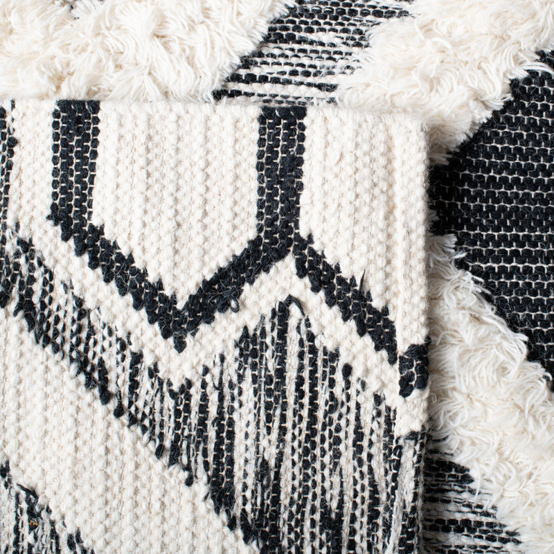 Southam Natura Hand Woven Wool Southwestern Rug, Rectangle 4' x 6'