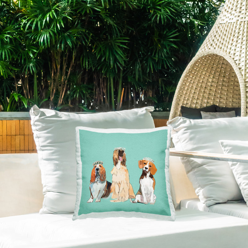 Coussin extérieur Crowned Dog Trio par Amelia Noyes