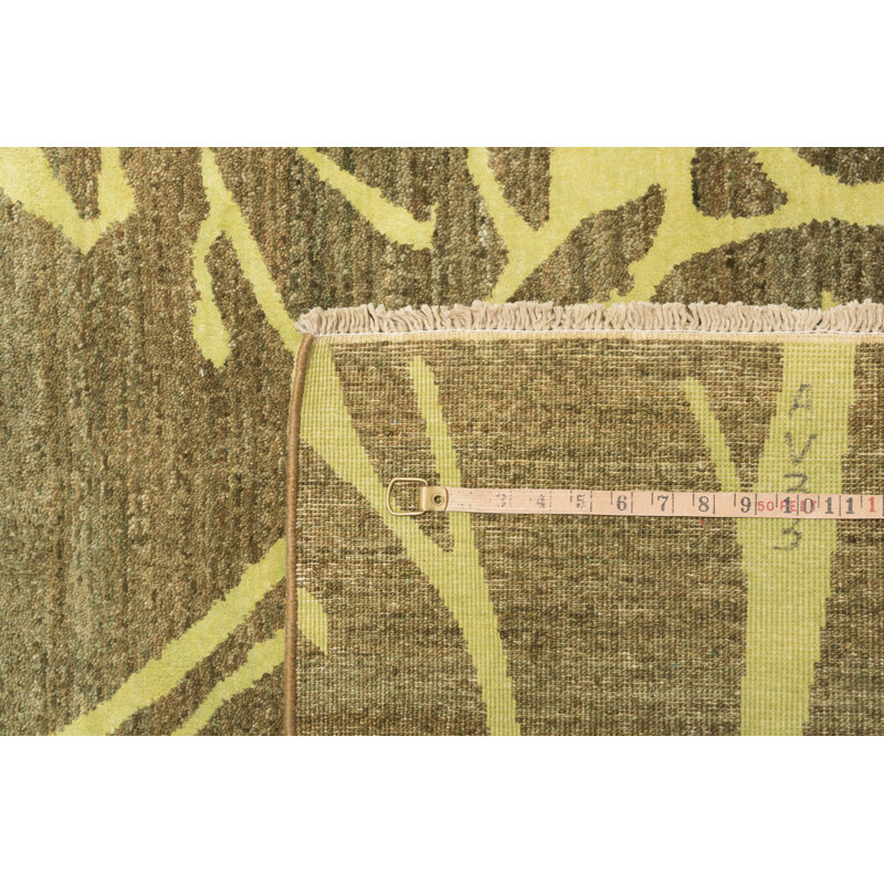 Handmade Cotton and Silk Abstract Area Rug