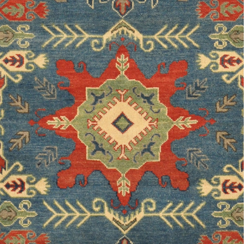 Tapis unique en laine noué à la main bleu Kazak de 5 pi x 6 pi 7 po Luhe