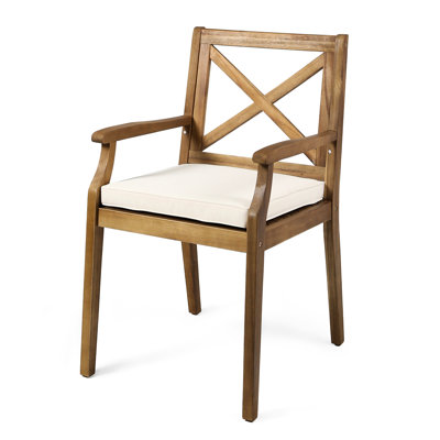 Ensemble de 2 chaises de jardin avec coussins crème - Polyvalentes, elles conviennent aussi bien au jardin qu'à l'extérieur. Leur structure en bois et leur rembourrage en mousse créent une ambiance harmonieuse.