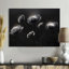 «Black Flowers Eclipsed Moon - Fleurs murales abstraites», reproduction métallique moderne