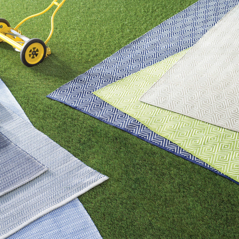 Diamond Handwoven Indoor/Outdoor Rug, Rectangle 6' x 9', Sprout/White