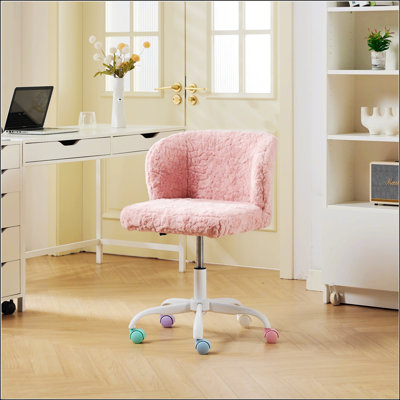Fauteuil de bureau confortable en poils de lapin artificiel avec fonctions réglables et base en métal robuste, parfait pour les séances de travail prolongées.