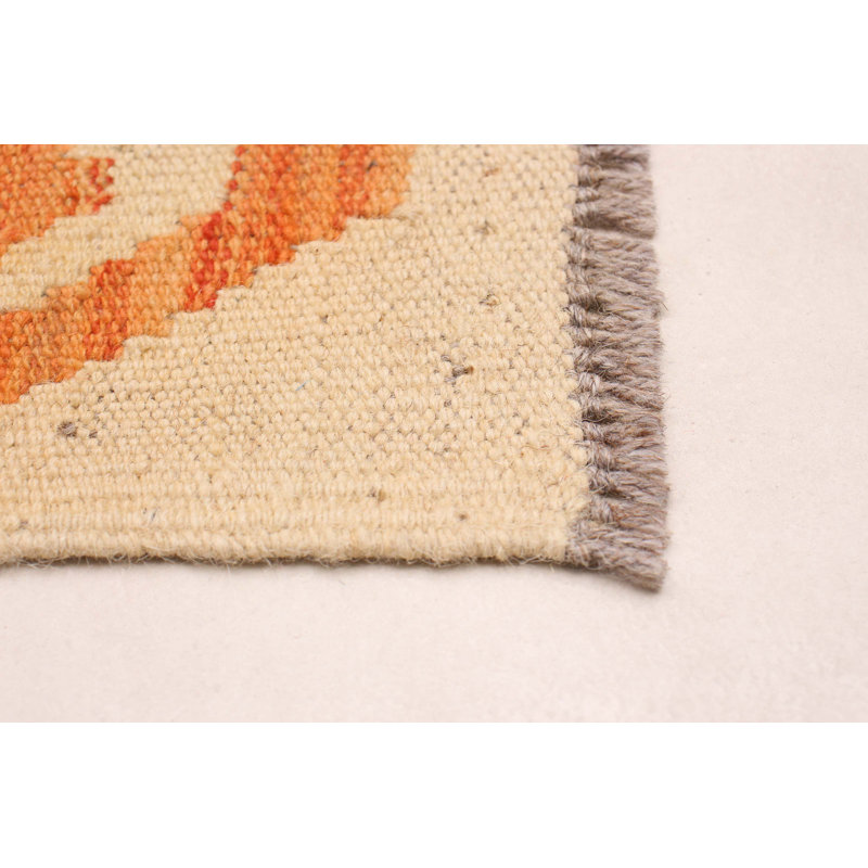 Tapis crème unique de 4 pi 10 po x 6 pi 7 po