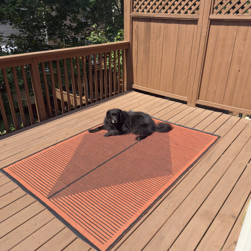 Tapis d'intérieur / extérieur à motif géométrique minimaliste orange et noir tissé à la main Ferdinand Authentic