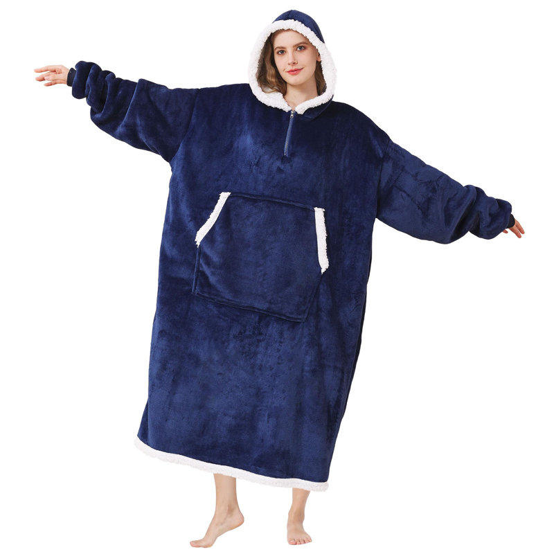 Gavrilin Throw Blanket, Navy Blue