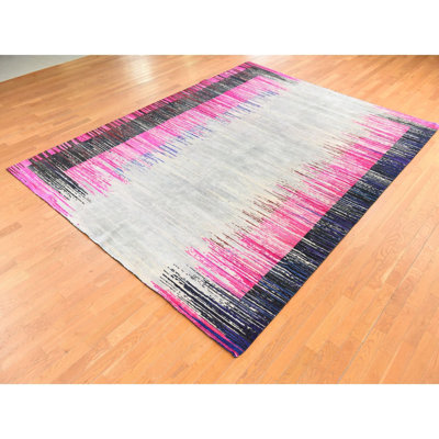 Tapis oriental rose foncé 9 pi x 12 pi effilé en soie sari avec laine texturée