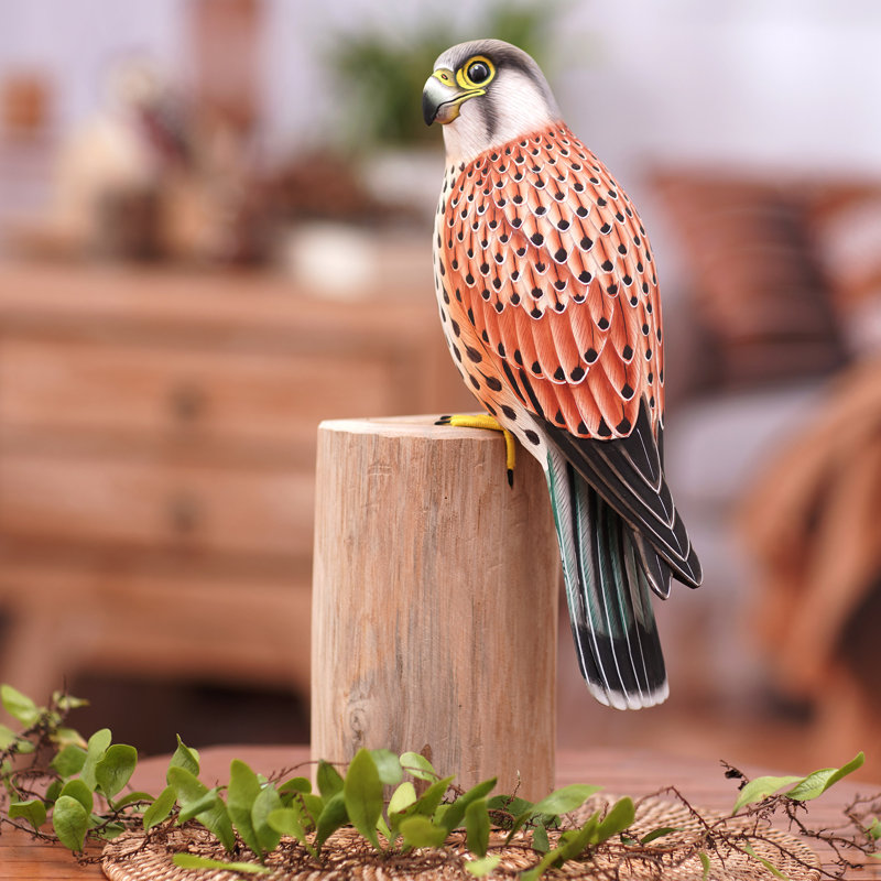 Figurines & Sculptures